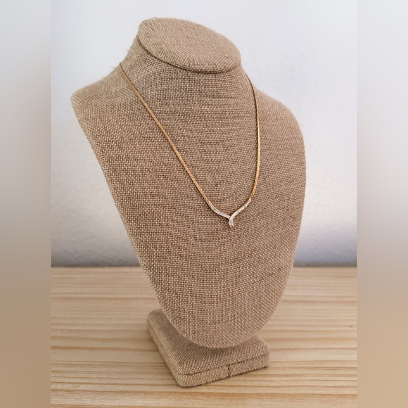 Diamond accented Gold-tone Chevron Necklace with Elegant Design - Picture 13 of 14